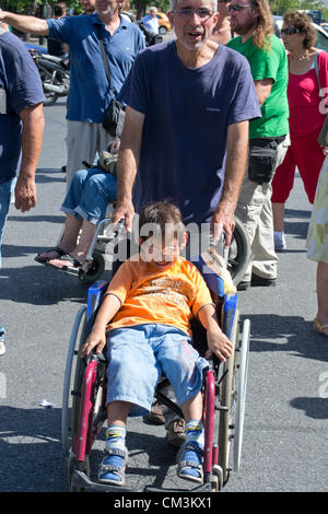 Athènes, Grèce, le 27 septembre 2012. Les personnes handicapées se rassemblent pour protester contre les réductions des prestations et de la détérioration du système de soins de santé. Credit : Nikolas Georgiou / Alamy Live News Banque D'Images