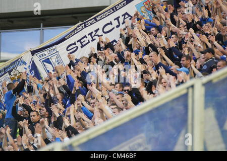 Gdansk, Pologne 30 juin, septembre 2012 Polish Football Ligue 1 - T-Mobile Ekstraklasa. Lech Poznan fans au cours de Pagan v Gdansk Lech Poznan match au stade PGE Arena Gdansk Banque D'Images