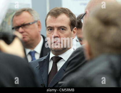 10 octobre, 2012 - Saint-Pétersbourg, Russie - octobre 10,2012.St.Petersburg, Russie. Photo : le premier ministre russe Dmitri Medvedev lors de l'ouverture de la nouvelle route de Saint-Pétersbourg. (Crédit Image : © PhotoXpress/ZUMAPRESS.com) Banque D'Images