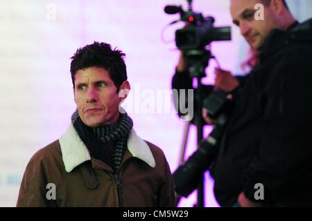 11 octobre 2012 - Manhattan, New York, États-Unis - Beastie Boys' MIKE D arrive comme le Madison Square Garden célèbre les grands moments de la Patinoire de plus de 130 ans d'histoire avec un événement le Jeudi, Octobre 11, 2012 at Madison Square Park, l'emplacement de l'original et le deuxième le jardin des arènes. (Crédit Image : © Bryan Smith/ZUMAPRESS.com) Banque D'Images