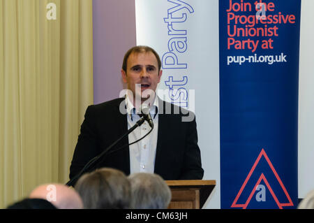 Belfast, 13/10/2012 - Winston Irvine, depuis le nord et l'Ouest de Belfast Parades et culturelles Forum, à la conférence 2012 Progressive Unionist Party Banque D'Images