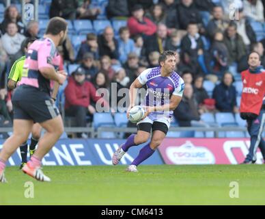 13.10.2012 Oxford, Angleterre. Gavin Henson en action au cours de l'Amlin Challenge Cup match entre London Welsh et Stade Francais du Kassam Stadium, Oxford. Stade Francais 68-19. Banque D'Images