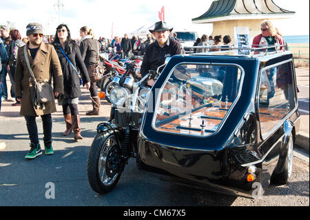 Les Funérailles personnalisées avec une moto corbillard à Brightona Festival moto de route, de Madère, Brighton 2012-10-14 photo©Julia Claxton Banque D'Images