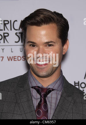 13 octobre 2012 - Hollywood, Californie, États-Unis - Andrew Rannells arrive pour la première de la FX 'American Horror Story : l'Asile" au studio Paramount Theatre. (Crédit Image : © Lisa O'Connor/ZUMAPRESS.com) Banque D'Images