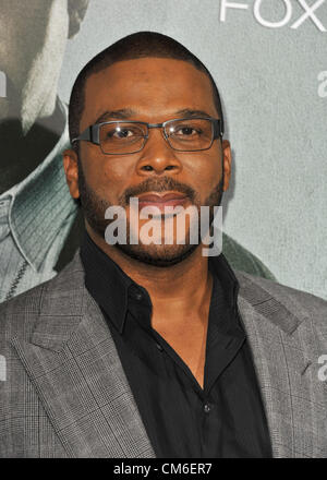 15 octobre 2012 - Los Angeles, Californie, États-Unis - Tyler Perry assistant à la première de Los Angeles ''Alex Cross'' tenue à l'Arclight Theatre à Hollywood, Californie sur .le 15 octobre 2012. 2012.(Image Crédit : © D. Long/Globe Photos/ZUMAPRESS.com) Banque D'Images