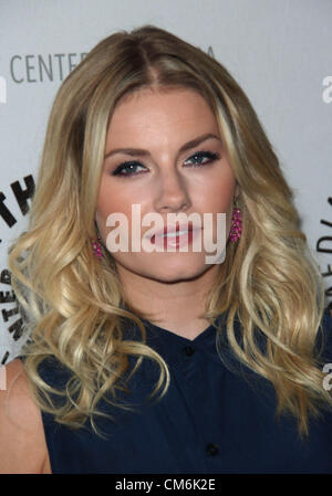 16 octobre 2012 - Los Angeles, Californie, États-Unis - Elisha Cuthbert assiste à une soirée avec ''Happy ends'' et ''Don't Trust le B....En Vacances 23'' le 16 octobre 2012 au Paley Center for Media, Los Angeles,CA.USA.(Image Crédit : © TLeopold ZUMAPRESS.com)/Photos/Globe Banque D'Images