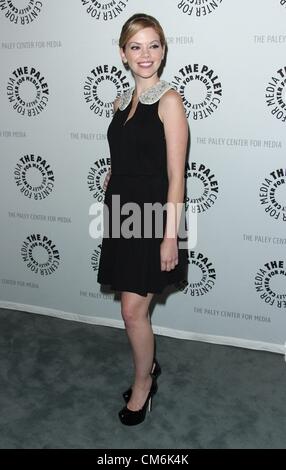 16 octobre 2012 - Los Angeles, Californie, États-Unis - Dreama Walker assiste à une soirée avec ''Happy ends'' et ''Don't Trust le B....En Vacances 23'' le 16 octobre 2012 au Paley Center for Media, Los Angeles,CA.USA.(Image Crédit : © TLeopold ZUMAPRESS.com)/Photos/Globe Banque D'Images