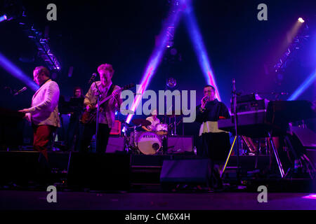 Londres, Royaume-Uni - 18 octobre 2012 : Hot Chip en concert à l'O2 Academy Brixton après la sortie de leur nouvel album "Dans nos têtes" Banque D'Images