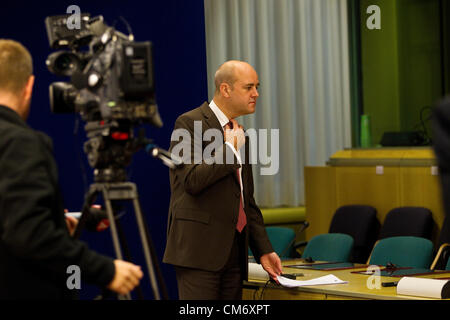 Bruxelles, Belgique, 19 octobre 2012. Fredrik Reinfeldt, Premier Ministre de la Suède donne d'un point de presse dans les premières heures du vendredi matin à la réunion du Conseil européen de Bruxelles, le bâtiment Justus Lipsius. Photo:Jeff Gilbert. 19.10.2012. Bruxelles, Belgique. Banque D'Images