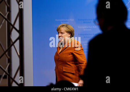 Bruxelles, Belgique, 19 octobre 2012. Angela Merkel, Chancelière fédérale d'Allemagne donne un point de presse dans les premières heures du vendredi matin à la réunion du Conseil européen de Bruxelles, le bâtiment Justus Lipsius. Photo:Jeff Gilbert. 19.10.2012. Bruxelles, Belgique. Banque D'Images