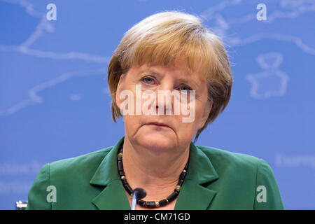 Angela Merkel sur la photo s'exprimant après la réunion du Conseil européen à Bruxelles. Banque D'Images