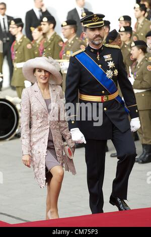 20 octobre 2012 - Le Luxembourg, l'Espagne - TRH le Prince Felipe et la Princesse Letizia, assister à un mariage religieux de S.A.R. le Grand-Duc héritier Guillaume et la Comtesse Stéphanie de Lannoy à la Cathédrale Notre-Dame de Luxembourg le 20 octobre 2012 à Luxembourg (crédit Image : © Jack Abuin/ZUMAPRESS.com) Banque D'Images