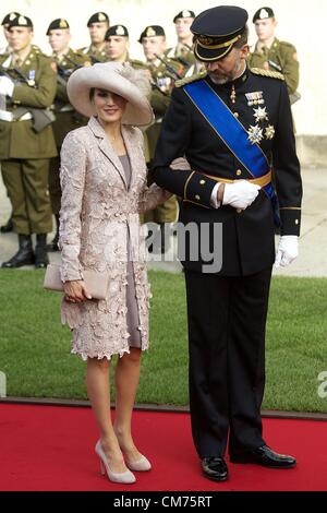 20 octobre 2012 - Le Luxembourg, l'Espagne - TRH le Prince Felipe et la Princesse Letizia, assister à un mariage religieux de S.A.R. le Grand-Duc héritier Guillaume et la Comtesse Stéphanie de Lannoy à la Cathédrale Notre-Dame de Luxembourg le 20 octobre 2012 à Luxembourg (crédit Image : © Jack Abuin/ZUMAPRESS.com) Banque D'Images