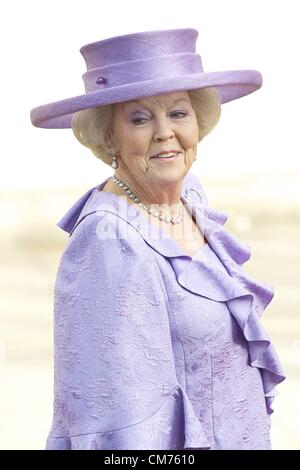 20 octobre 2012 - Le Luxembourg, l'Espagne - Sa Majesté la Reine Beatrix des Pays-Bas assister à un mariage religieux de S.A.R. le Grand-Duc héritier Guillaume et la Comtesse Stéphanie de Lannoy à la Cathédrale Notre-Dame de Luxembourg le 20 octobre 2012 à Luxembourg (crédit Image : © Jack Abuin/ZUMAPRESS.com) Banque D'Images