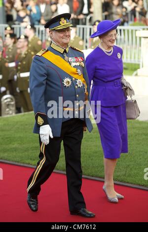 20 octobre 2012 - Le Luxembourg, l'Espagne - Sa Majesté la Reine Margrethe II de Danemark et le Prince consort Henrik assister à un mariage religieux de S.A.R. le Grand-Duc héritier Guillaume et la Comtesse Stéphanie de Lannoy à la Cathédrale Notre-Dame de Luxembourg le 20 octobre 2012 à Luxembourg (crédit Image : © Jack Abuin/ZUMAPRESS.com) Banque D'Images