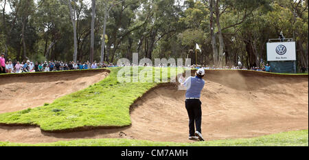 21.10.2012 Perth, Australie. Jason Dufner (USA) hits out du bunker au cours de la ronde finale de la FSI Handa Perth Tournoi International de Golf du lac Karrinyup Country Club. Banque D'Images