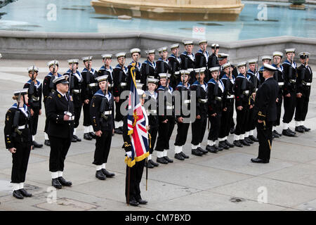 21 octobre 2012. Les Cadets de la Trafalgar Day Parade annuelle, commémorant la victoire de l'Amiral Lord Nelson lors de la bataille de Trafalgar en 1805. Trafalgar Square, Londres, Royaume-Uni. Banque D'Images