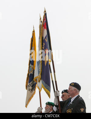 Birmingham, UK. 21 octobre 2012. Fiers anciens combattants maintenir leurs normes en altitude. Banque D'Images