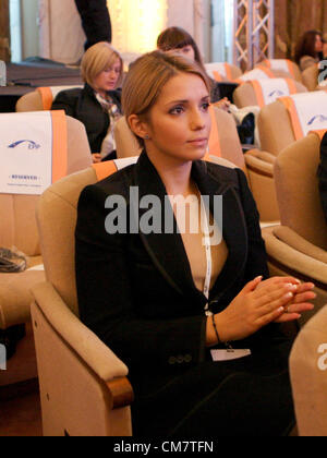 18 oct., 2012 - Bucarest, Roumanie - octobre 18,2012. Bucarest,Roumanie. Parti populaire européen (PPE)Congrès. Sur la photo : Evgenia Timochenko, la fille du chef de l'opposition et l'ancien Premier ministre ukrainien Ioulia Timochenko. (Crédit Image : © PhotoXpress/ZUMAPRESS.com) Banque D'Images