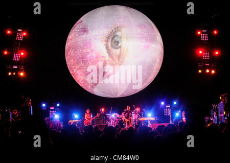 25 octobre 2012 - Toronto, Ontario, Canada - groupe de rock alternatif américain les Smashing Pumpkins effectuer au Centre Air Canada à Toronto. (Crédit Image : © Vidyashev ZUMAPRESS.com)/Igor Banque D'Images