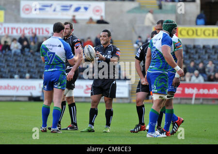 27 octobre 2012 - RaboDirect Pro 12 - Ospreys v Connacht - Swansea - UK : Ospreys Kahn Fotuali'i en souriant. Banque D'Images