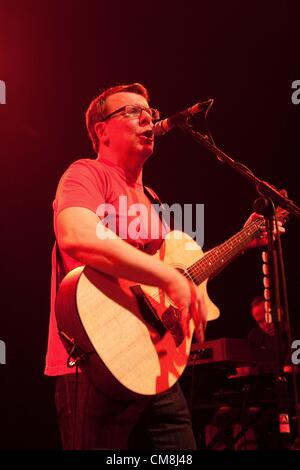 Guildford, Royaume-Uni. 28e Octobre 2012. Francis Cabrel en concert à GLive, Guildford Banque D'Images