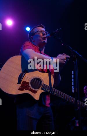 Guildford, Royaume-Uni. 28e Octobre 2012. Francis Cabrel en concert à GLive, Guildford Banque D'Images