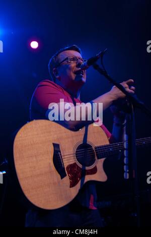 Guildford, Royaume-Uni. 28e Octobre 2012. Francis Cabrel en concert à GLive, Guildford Banque D'Images