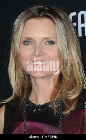 La partie rose '12 au hangar 8 à Santa Monica Airport à Santa Monica, CA 10/27/12 2012..Michelle Pfeiffer(Image Crédit : © James Diddick - Globe Globe Photos/Photos/ZUMAPRESS.com) Banque D'Images