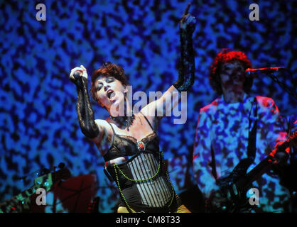 Le chanteur Amanda Palmer effectue à Prague, en République tchèque, le lundi 29 octobre, 2012. (Photo/CTK Stanislav Peska) Banque D'Images