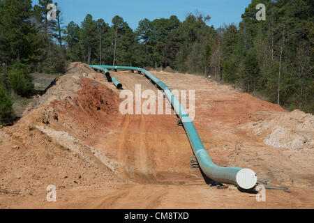 Winnsboro, Texas, USA - Construction de la partie sud du pipeline Keystone XL. Les écologistes se sont opposés à la conduite parce qu'il va transporter le pétrole des sables bitumineux sale de l'Alberta, contribuent au réchauffement climatique et augmentant le risque de la pollution par des fuites. Banque D'Images