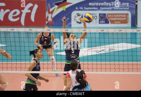 Sopot, Pologne 30 avril, octobre 2012 . 2013 match de la Ligue des Champions de volley-ball CEV est Sopot. Dorota Pykosz (5) en action lors d'Atom Trefl Sopot (Pologne) v Agel VK Prostejov (République tchèque) jeu Banque D'Images