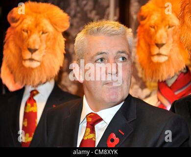 30.10.2012. Londres, Angleterre, Royaume-Uni. British & Irish Lions 2013 entraîneur en chef Warren Gatland lors du lancement de l'Thomas Pink dévoile son British & Irish Lions en tant que nouvelle collection pour les pourvoiries officiel de l'équipe de rugby emblématique au Pink Lion, Londres, Angleterre le 30 octobre. 2012. Banque D'Images