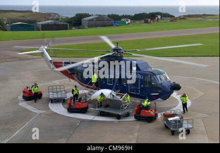 Penzance, Royaume-Uni. 31 octobre 2012. La fin d'un eraÉThe régulièrement dernier passager de l'hélicoptère service du Royaume-Uni a pris fin hier 31 octobre 2012 les vols exploités par British International Helicopters a couru de Penzance en Cornouailles à l'île de St Mary's dans les îles Scilly. Photo : SERVICE DE PRESSE DE DORSET Banque D'Images