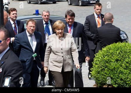 L'Académie Royal de Belgique, Bruxelles. 28.06.2012 Photo montre Angela Merkel arrivant à Europoean réunion du parti à Bruxelles, à l'Académie Royal de Belgique. Banque D'Images