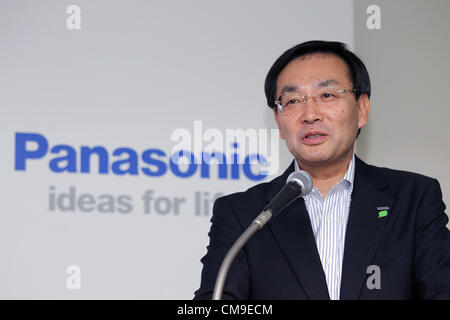 28 juin 2012 - Tokyo, Japon - Nouveau président de Panasonic, KAZUHIRO TSUGA assiste à une conférence de presse à la société bureau de Tokyo à Tokyo, Japon. (Crédit Image : © Hajime Takashi/Jana Press/ZUMAPRESS.com) Banque D'Images