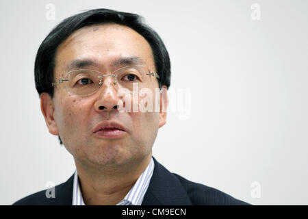 28 juin 2012 - Tokyo, Japon - Nouveau président de Panasonic, KAZUHIRO TSUGA assiste à une conférence de presse à la société bureau de Tokyo à Tokyo, Japon. (Crédit Image : © Hajime Takashi/Jana Press/ZUMAPRESS.com) Banque D'Images