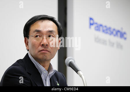 28 juin 2012 - Tokyo, Japon - Nouveau président de Panasonic, KAZUHIRO TSUGA assiste à une conférence de presse à la société bureau de Tokyo à Tokyo, Japon. (Crédit Image : © Hajime Takashi/Jana Press/ZUMAPRESS.com) Banque D'Images