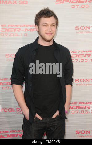 28 juin 2012 - Los Angeles, Californie, États-Unis - Bénabar participant à la Los Angeles Première de ''The Amazing Spiderman'' qui a eu lieu au Regency Village Theatre à Westwood, en Californie le 28 juin 2012 . Crédit Image : 2012(Â© D. Long/Globe Photos/ZUMAPRESS.com) Banque D'Images