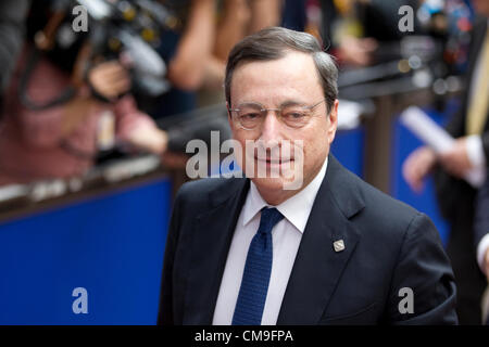 Le sommet de l'UE, Bâtiment Justus Lipsius, Bruxelles, Belgique le Parlement. 29.06.2012 Mario Draghi, Président de la Banque centrale européenne, arrive au sommet de l'Union européenne 2ème jour à Bruxelles, Belgique. Banque D'Images