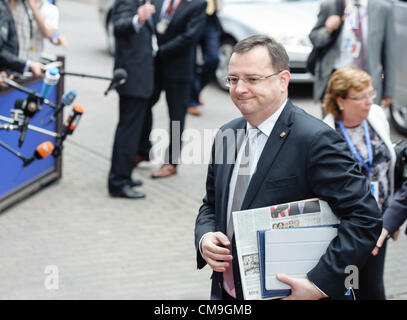 29 juin 2012 - Bruxelles, Bxl, Belgique - Le Premier ministre tchèque Petr Necas arrive avant la deuxième journée du Sommet de l'UE à Bruxelles, Belgique le 29.06.2012 par Wiktor Dabkowski (crédit Image : © Wiktor Dabkowski/ZUMAPRESS.com) Banque D'Images