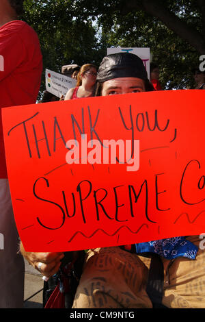 Les membres de la Texas Chapitre de célébrer le DCT-La Cour suprême des États-Unis, le maintien de la Loi sur les soins abordables ,lso appelé, Obamacare en face de thr Texas State Capitol le 27/06/2012.ID:Heiwa. Salovitz Banque D'Images