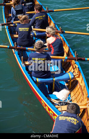 Weymouth, Dorset Royaume-Uni Samedi 30 juin 2012. Weymouth Rowing Regatta - équipes en compétition à Cornish Pilot Gigs. Bridport Gig Club à Dagger Banque D'Images