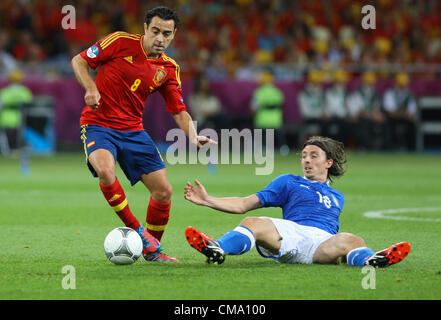 01.07.2012 Kiev, Ukraine. UEFA EURO 2012 football match final contre l'Espagne l'Italie au Stade Olympique de Kiev, Ukraine, 01 juillet 2012.XAVI HERNANDEZ (ESP), Riccardo MONTOLIVO (ITA) Banque D'Images