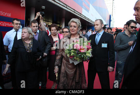 30 juin 2012 - Moscou, Russie - Juin 30,2012. Moscou, Russie. Sur la photo : L'actrice française Catherine Deneuve assiste à la cérémonie de clôture de l'édition 2012 du Festival International du Film de Moscou. (Crédit Image : © PhotoXpress/ZUMAPRESS.com) Banque D'Images