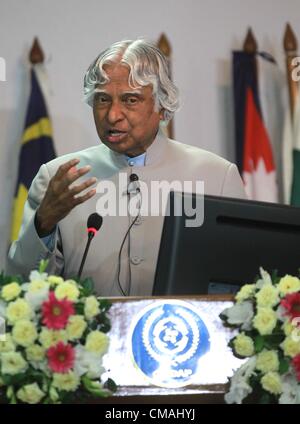 Le 5 juillet 2012 - Dhaka, Bangladesh - 05 juillet 2012 à Dacca. Le Bangladesh- Ancien président indien APJ Abdul Kalam le jeudi a présenté un exposé ses idées de partage de stratégie globale de développement rural qui coïncide avec le 33e anniversaire de fondation de Dhaka, Centre de développement rural intégré pour l'Asie et le Pacifique (CIRDAP). Il est sur une visite de deux jours au Bangladesh pour assister à la 33e célébration du jour de la fondation du Cirdap. Â© Monirul Alam (crédit Image : © Monirul Alam/ZUMAPRESS.com) Banque D'Images