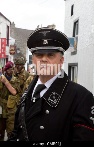 Jim Davies deuxième Guerre mondiale réacteur allemand en uniforme à Ingleton week-end de guerre des années 1940 dans le village d'Ingleton 1940 week-end de guerre en juillet 2012 dans le North Yorkshire Dales and National Park, Royaume-Uni Banque D'Images