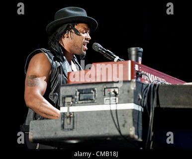 Jul 06, 2012 - La Nouvelle Orléans, Louisiane, USA - Musicien D'ANGELO il se produit dans le cadre de l'essence 2012 Music Festival, qui se déroule à la Mercedes-benz Superdome. Copyright 2012 Jason Moore. (Crédit Image : © Jason Moore/ZUMAPRESS.com) Banque D'Images