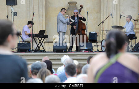 Miroslav Hloucal Quartet concert commence Bohemia Jazz Fest dans le jardin Waldstein à Prague, République tchèque, le 10 juillet 2012. (Photo/CTK Stanislav Zbynek) Banque D'Images