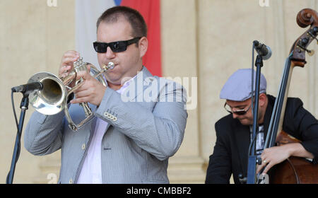 Miroslav Hloucal Quartet concert commence Bohemia Jazz Fest dans le jardin Waldstein à Prague, République tchèque, le 10 juillet 2012. (Photo/CTK Stanislav Zbynek) Banque D'Images